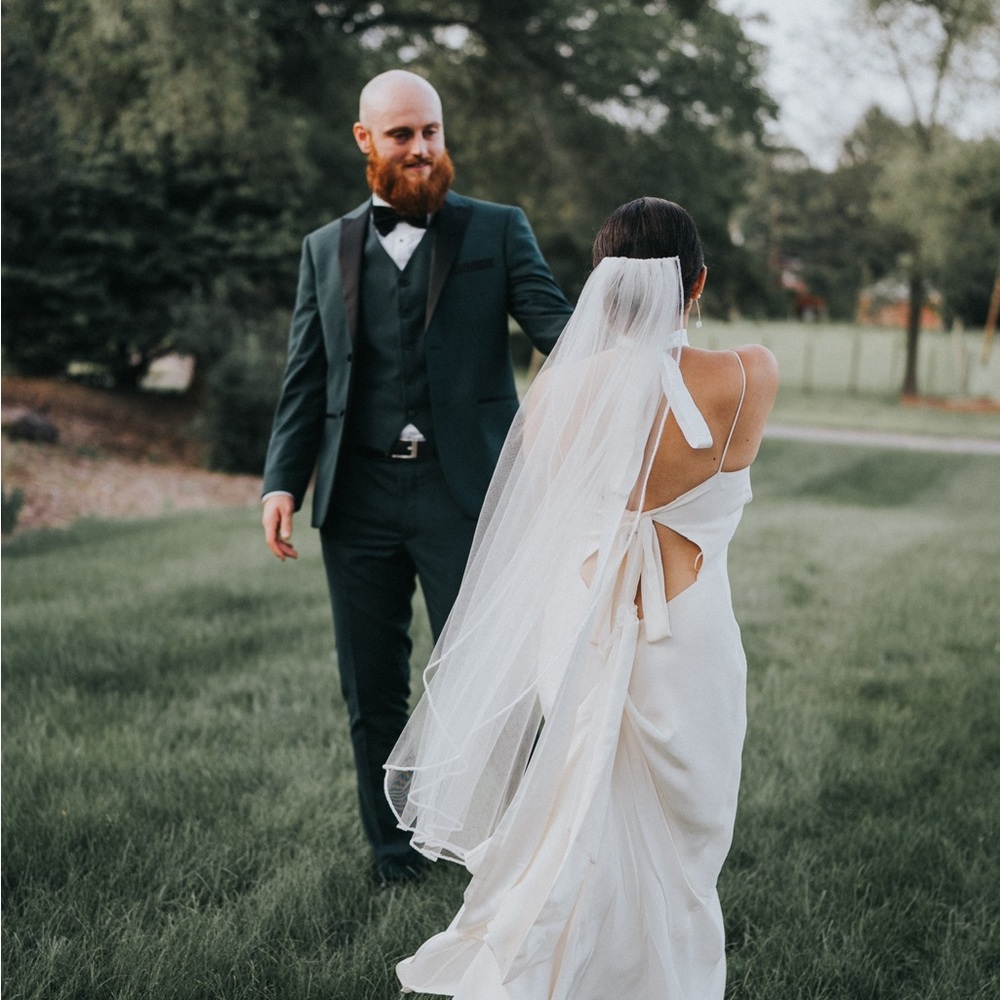 Finger Tip Veil- Perfect Condition